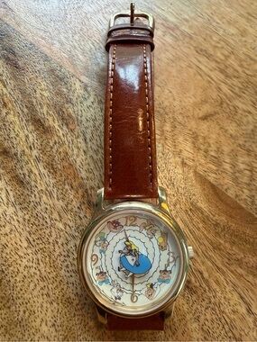 Alice in Wonderland Leather Strap Watch - Collector’s watch - Disney 1996 VTG
